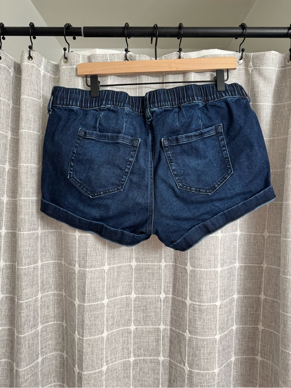 NWOT•Never Worn!! TWO Torrid 3.5” Mid Rise Shorts 00X , TORRID SIZE 10 Large - Picture 7 of 10